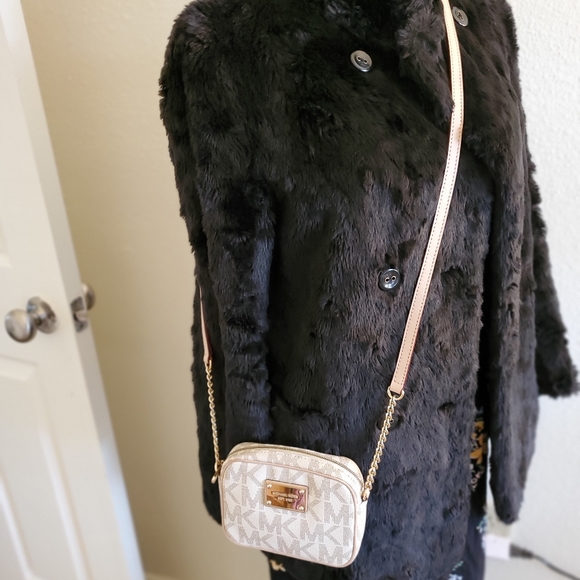 Michael Kors Handbags - SALE Michael Kors 2pcs purse